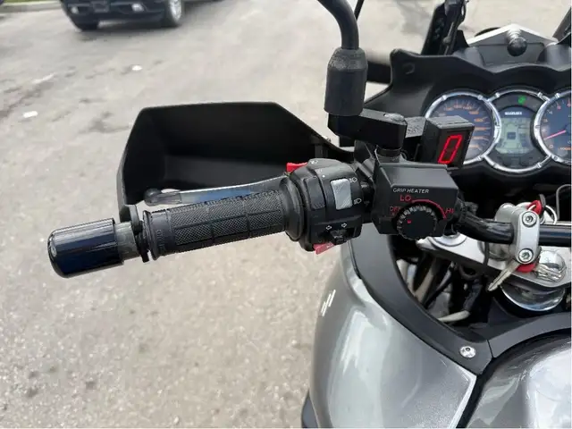 2006 Suzuki V-Strom 1000 ~ V-STROM 1000 ~ COMFORT ~ TOURING ~ LO in Street, Cruisers & Choppers in City of Toronto - Image 24