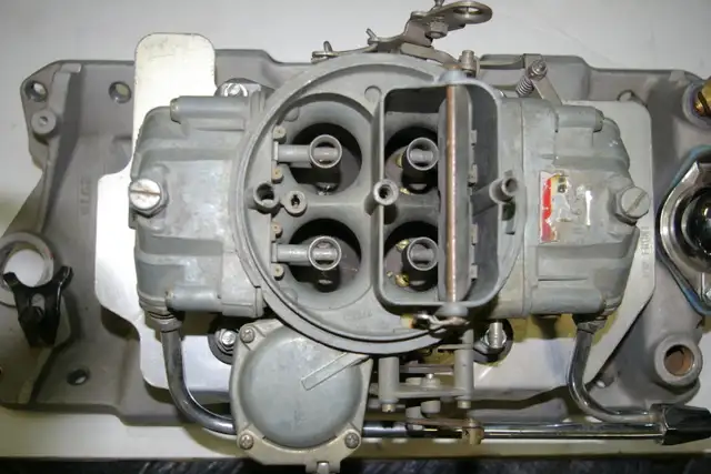 HOLLEY CARB &  INTAKE  MANIFOLD EDELBROCK PERFORMANCE in Auto Body Parts in Edmonton - Image 2
