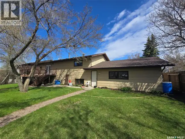 903 Assiniboia AVENUE Grenfell, Saskatchewan in Houses for Sale in Regina - Image 4