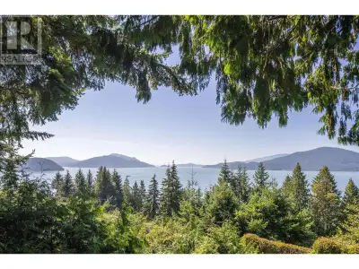 LIONS BAY OCEANVIEW HOME! Fully renovated and ready for its next loving owner, this 5-bed, 3-bath We...