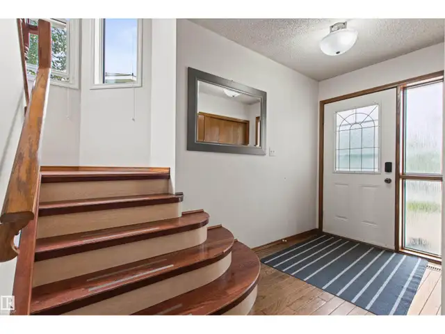11139 157 AV NW Edmonton, Alberta in Houses for Sale in St. Albert - Image 4