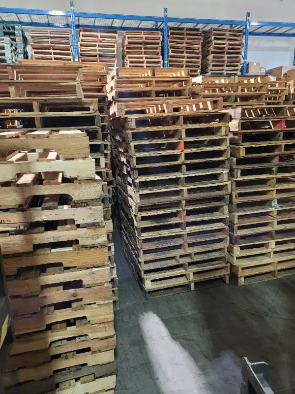 WE HAVE happy and warm and dry SKIDS IN STOCK 48x40 wood PLASTIC in Other in Mississauga / Peel Region - Image 5