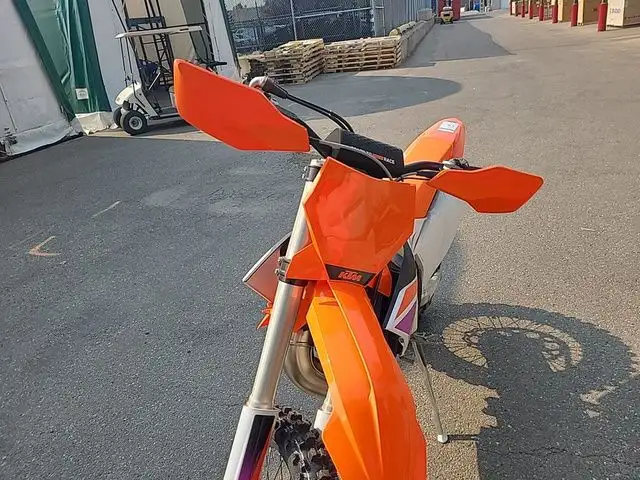 2024 KTM 250 XC in Dirt Bikes & Motocross in Calgary - Image 16