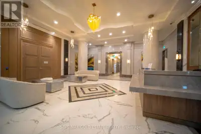 Welcome to this bright and spacious condo unit nestled in the vibrant City Centre of Mississauga! Th...