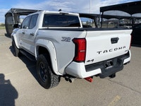 *Vehicle history form conveniently located in vehicle photos. AMVIC LICENSED DEALER ... Engine: Inte... (image 3)