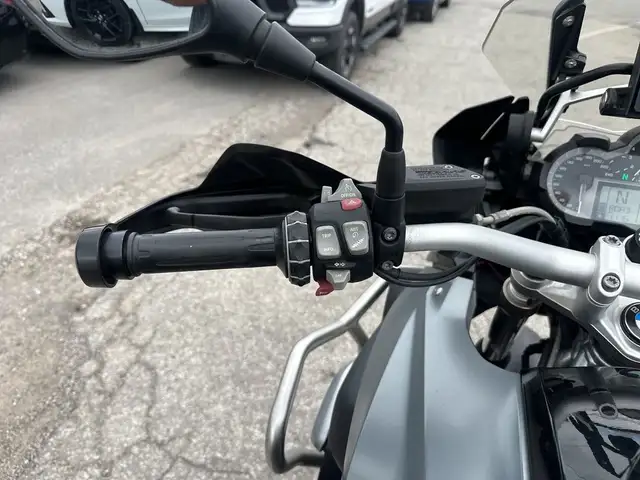 2015 BMW R1200GS ~ BMW R1200GS ~ HTD GRIPS ~ ADJUSTABLE SUSPENSI in Street, Cruisers & Choppers in City of Toronto - Image 23