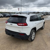 JUST ARRIVED!!! BC VEHICLE!! SELECT-TERRAIN 4WD!! HEATED SEATS/ STEERING WHEEL!! 2018 Jeep Cherokee... (image 2)