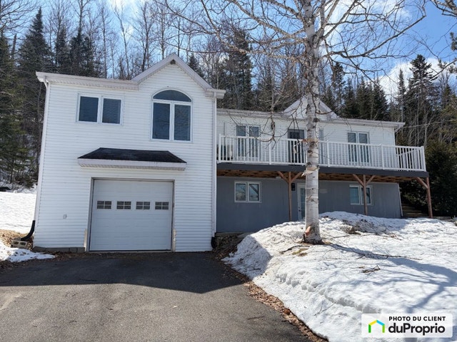 $470,000 - Bungalow for sale in Hébertville — photo 1