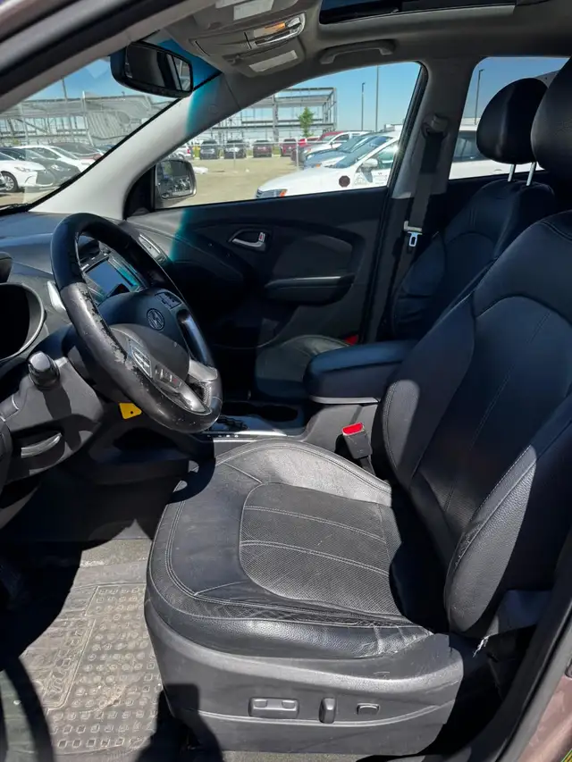 2012 Hyundai Tucson Limited AWD :: Automatic Transmission in Cars & Trucks in Calgary - Image 8