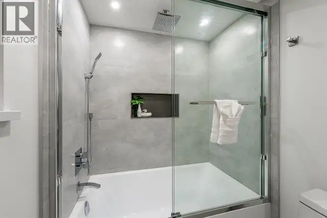 531 GREENWAY AVENUE North Vancouver, British Columbia in Houses for Sale in North Shore - Image 15