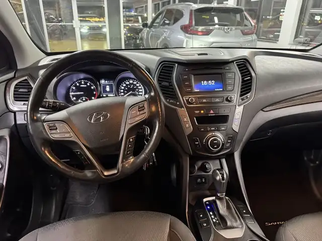 2017 Hyundai Santa Fe Sport AWD 4dr 2.4L Premium in Cars & Trucks in Longueuil / South Shore - Image 17