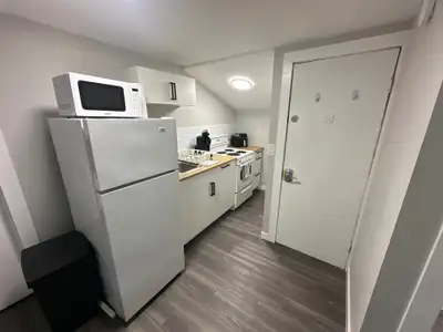 For Rent - Bachelor Unit - Dartmouth NS Location: 27 Brule Street, Unit 6 Price: $1,100 All inclusiv...