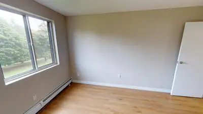 Apartment for Rent at 614 Lake, St. Catharines