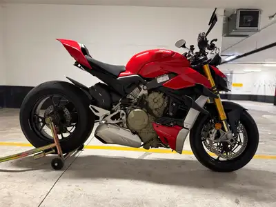 2020 Ducati Streetfighter V4S 14000 km The bike is in great mechanical and cosmetic condition. Never...