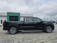 2022 GMC Sierra 1500 Denali Crew Cab 4x4 with 66,391 km! Clean history with no accidents See Carfax... (image 3)