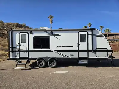 APPLY NOW: https://www.ridecollective.ca/get-pre-approved The 2021 JAYCO JAY FEATHER 22RK 27FT is a...
