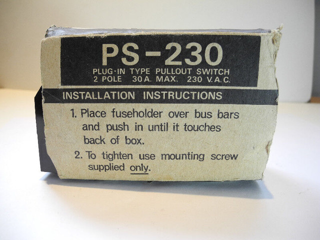 CEB FUSEBLOCK 30A MAX PS230 PARALLEL BLADES in Electrical in City of Toronto