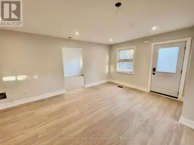 **First month's rent free with a June 1 lease start date** Welcome to Unit 1 at 246 Marlborough Stre...
