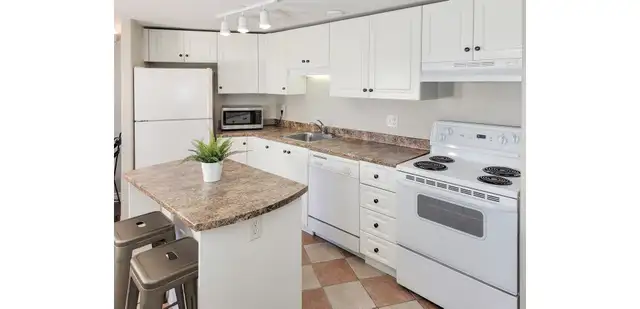 Downtown Halifax, Furnished, All Inclusive-  Winter Rates in Short Term Rentals in City of Halifax - Image 6