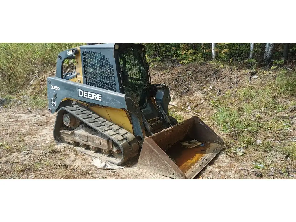 2012 John Deere 323D