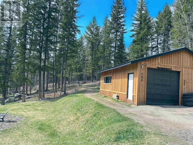 7220 SUMMIT ROAD 100 Mile House, British Columbia in Houses for Sale in 100 Mile House - Image 2