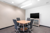 Find office space in Waterloo for 4 persons