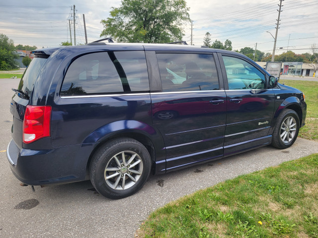 BraunAbility Wheel Chair Van in Cars & Trucks in City of Toronto - Image 3