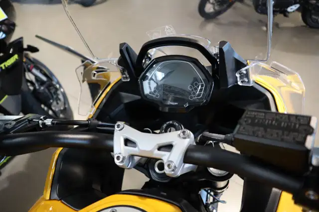 2025 Triumph Tiger Sport 800 Cosmic Yellow/Sapphire Black in Street, Cruisers & Choppers in Edmonton - Image 3