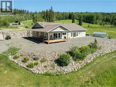 Hobby Farm enthusiasts, this is for you. 40.50 acres with approx. 20 acres hay producing. Horse shel...