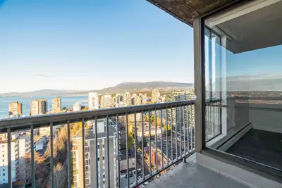 Situated in the West End's vibrant Davie Village, Hendry House offers an outdoor pool, a gym, and st...