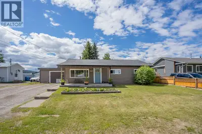 This sweet little rancher has all the comforts of home wrapped up in a lovely package. It was built...