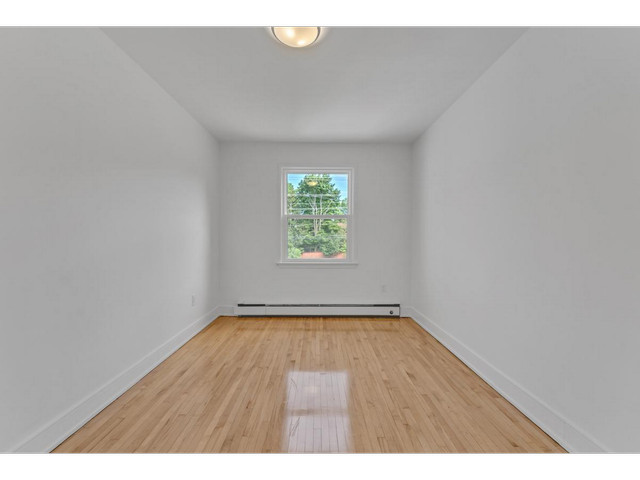2 Bedroom Apartment for Rent - 389-401 Yonge Street in Long Term Rentals in Kingston - Image 2