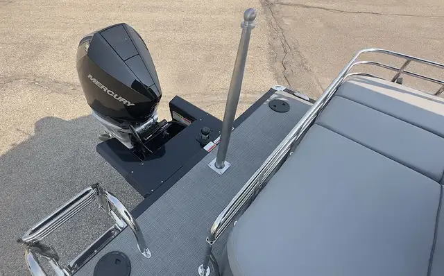 2024 Regency 230 LE3 Sport With 250L Tritoon Pontoon Boat in Powerboats & Motorboats in Vernon - Image 30