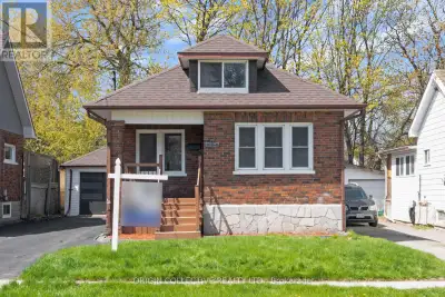 Fully renovated 1.5 story detached brick home, 40 x 100 ft lot in central Oshawa. New flooring and p...