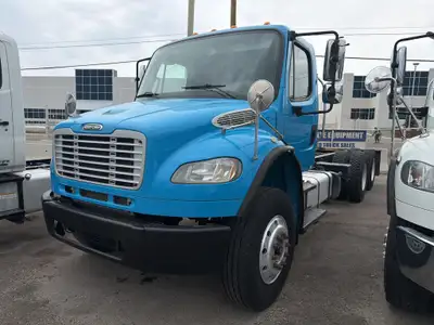 2015 Freightliner M2106 Cummins ISL 300hp with Allison Automatic 3000HS , 14,700 Fronts 40,000 Rears...
