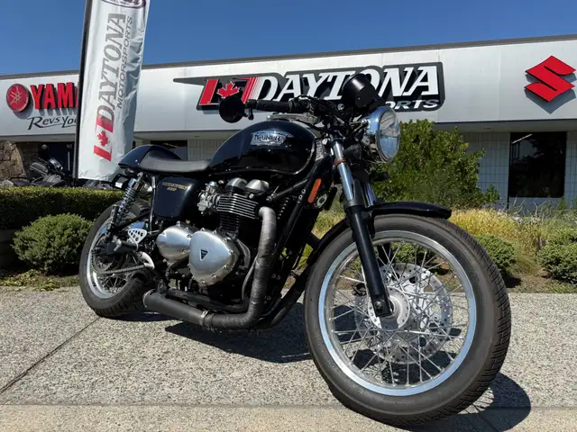 2015 Triumph Thruxton 900 in Street, Cruisers & Choppers in Vancouver - Image 4