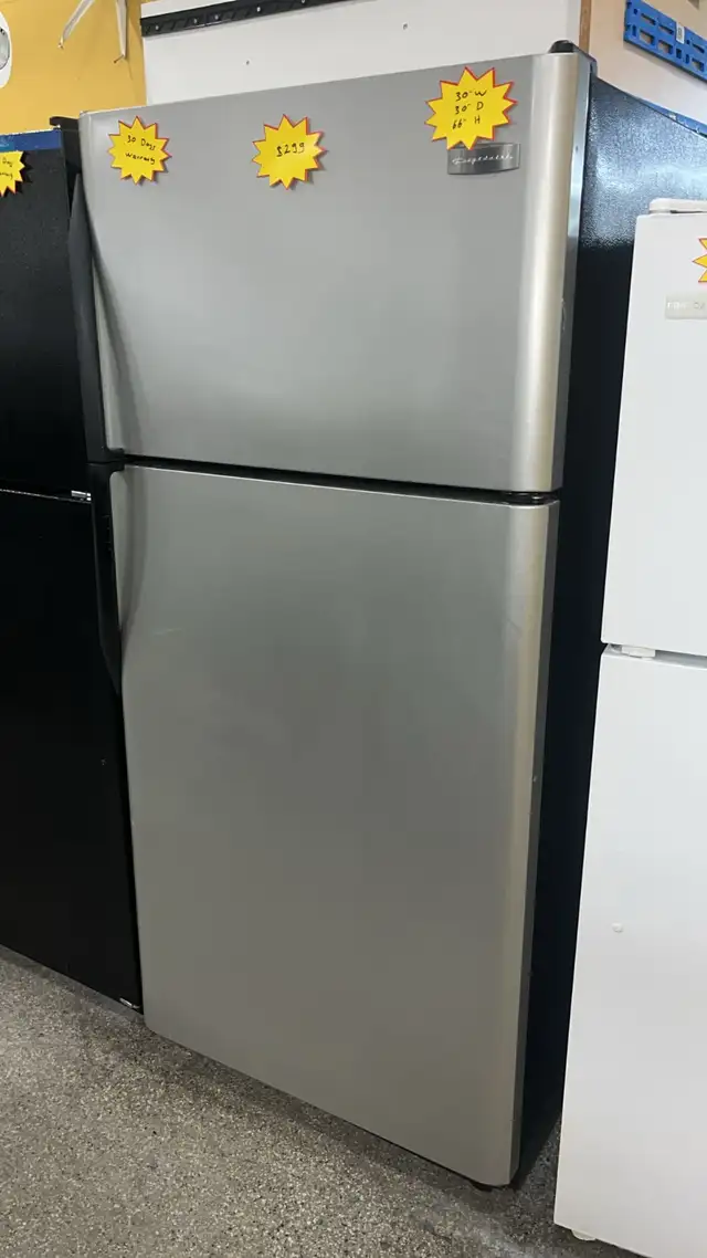 Frigidaire 30” Refrigerator Fully Tested  30-Day Warranty in Refrigerators in Kitchener / Waterloo - Image 2