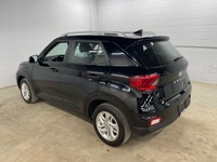 Looking for a stylish and efficient ride that's perfect for navigating the city? Check out this slee... (image 3)