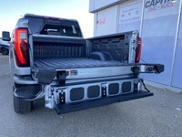 Take a look at this FULLY-LOADED Denali 3500 Heavy-Duty DURAMAX Diesel.... With every option includi... (image 4)