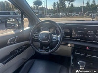 This Kia Carnival boasts a Regular Unleaded V-6 3.5 L/212 engine powering this Automatic transmissio... (image 8)