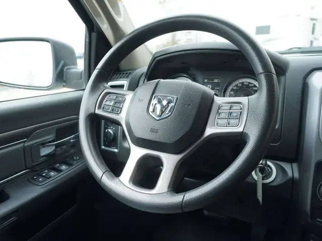 2023 Dodge RAM 1500 SLT Crew Cab - SHORT BED | 4x4 | LOW KMS!!! in Cars & Trucks in Winnipeg - Image 19