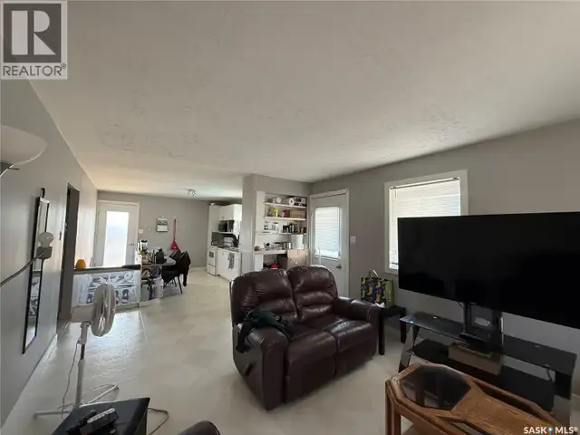 112 1st AVENUE W Kindersley, Saskatchewan in Houses for Sale in Saskatoon - Image 8