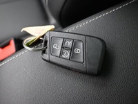 Eye-catching 19â€‘inch Auckland black alloy wheels and blackedâ€‘out exterior styling elements give... (image 5)