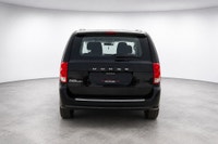 Key Feature: 7 PASSENGER, CRUISE CONTROL, A/C, BLUETOOTH, REAR VIEW CAMERA WITH PARKING AIDS, CLIMAT... (image 2)