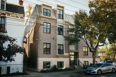 AVAILABLE SEPTEMBER 1ST!!! PET FRIENDLY!!! VIRTUAL TOUR: https://my.matterport.com/show/?m=eKijW1fEC...