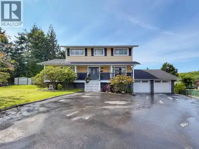 Cul-de-sac living! Ideally located in a sought-after neighbourhood near schools, the recreation cent...