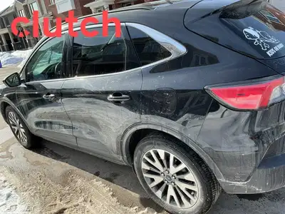 NO ACCIDENTS / CLEAN CARFAX / Brake Assist, Power Tailgate/Hatch, Auto Dimming Rearview Mirror and m...