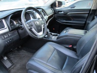 LIKE NEW INSIDE AND OUT. FINISHED IN BLACK WITH BLACK LEATHER INTERIOR. ALLOY WHEELS, HEATED AND VEN... (image 8)