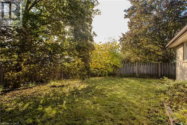 3196 CENTENNIAL Drive Burlington, Ontario in Houses for Sale in Oakville / Halton Region - Image 6