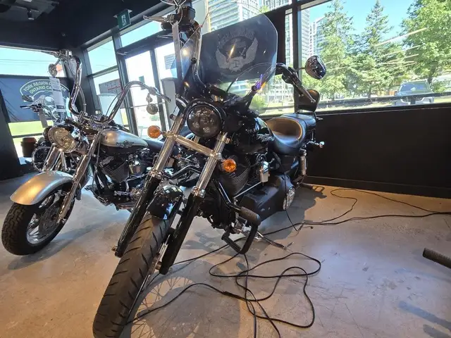 2006 Harley-Davidson Dyna Street Bob in Street, Cruisers & Choppers in Markham / York Region - Image 2